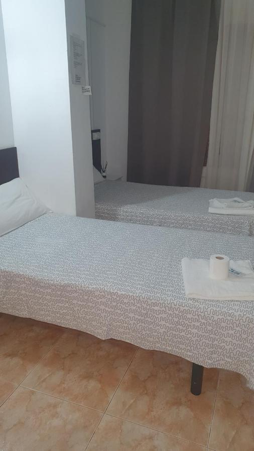 Hostal Sol Celeste Lloret de Mar Dış mekan fotoğraf
