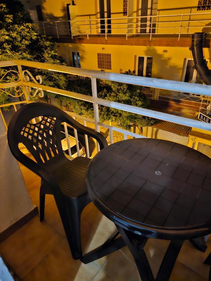 Hostal Sol Celeste Lloret de Mar Dış mekan fotoğraf