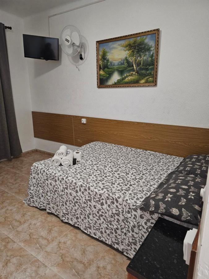 Hostal Sol Celeste Lloret de Mar Dış mekan fotoğraf
