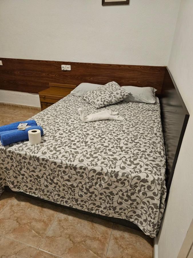 Hostal Sol Celeste Lloret de Mar Dış mekan fotoğraf