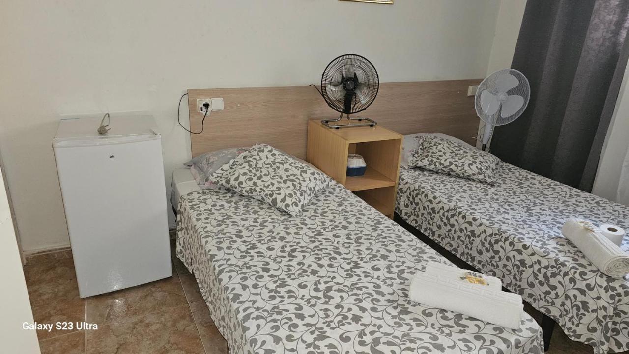 Hostal Sol Celeste Lloret de Mar Dış mekan fotoğraf