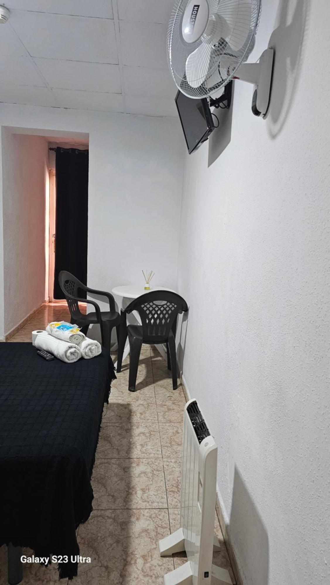 Hostal Sol Celeste Lloret de Mar Dış mekan fotoğraf