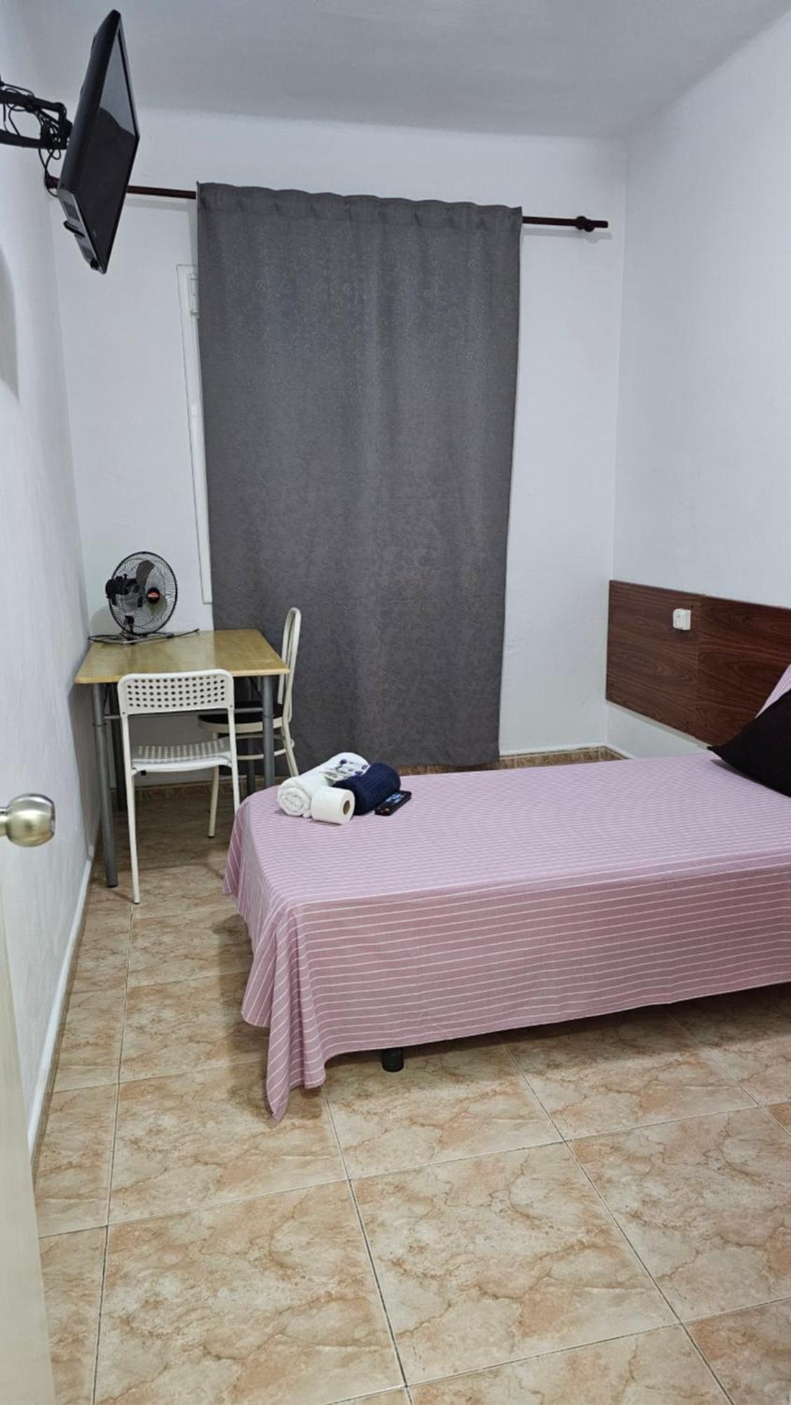 Hostal Sol Celeste Lloret de Mar Dış mekan fotoğraf